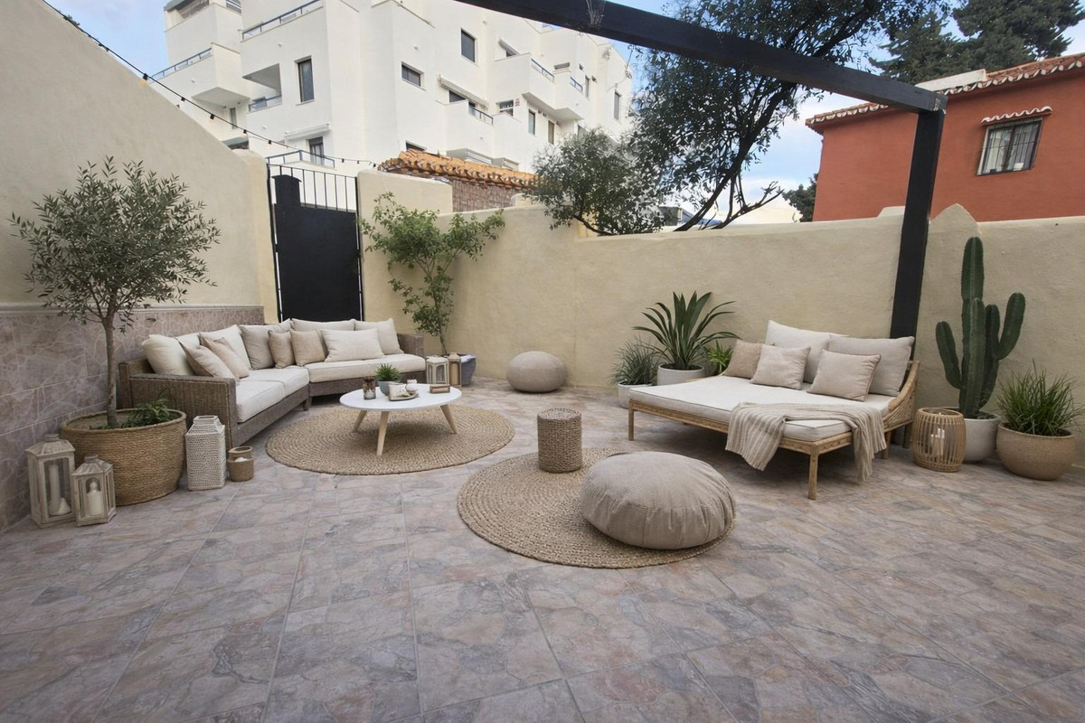 c22fba715831901833c8bf5f2b5bb3c5 - 1