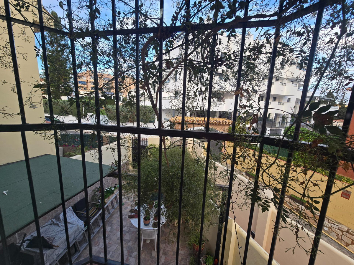 c22fba715831901833c8bf5f2b5bb3c5 - 23