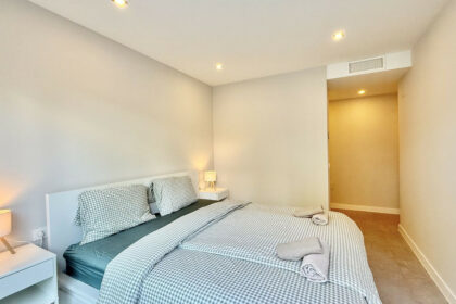 c45ac118627f450efaa2f42e7b9ff401 - 10