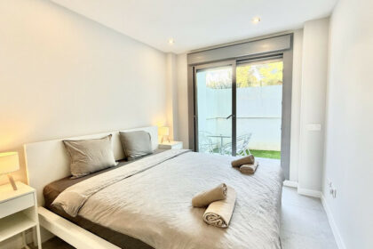 c45ac118627f450efaa2f42e7b9ff401 - 12