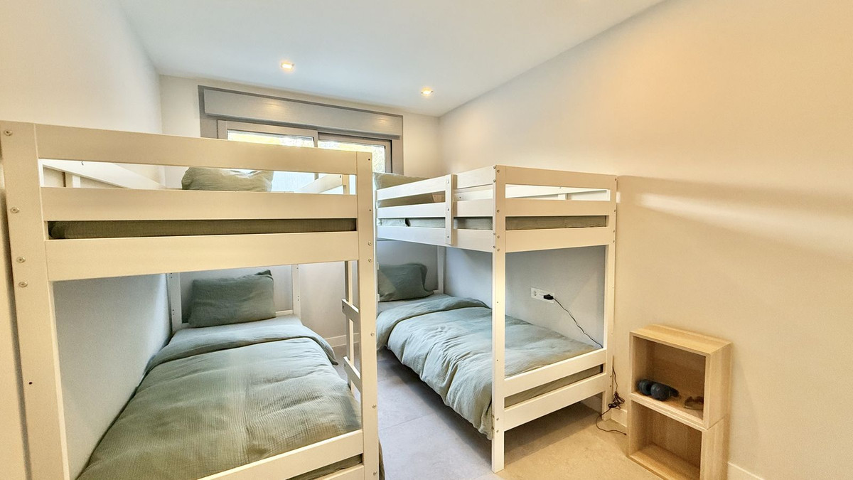 c45ac118627f450efaa2f42e7b9ff401 - 13