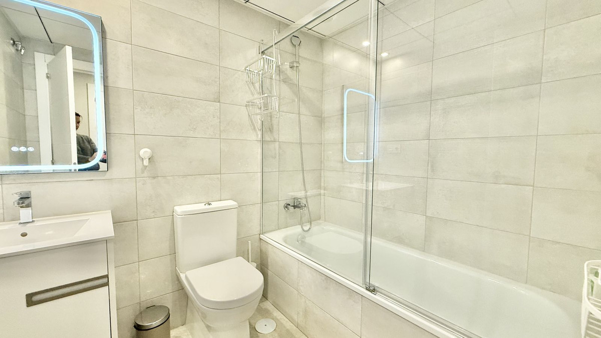 c45ac118627f450efaa2f42e7b9ff401 - 15