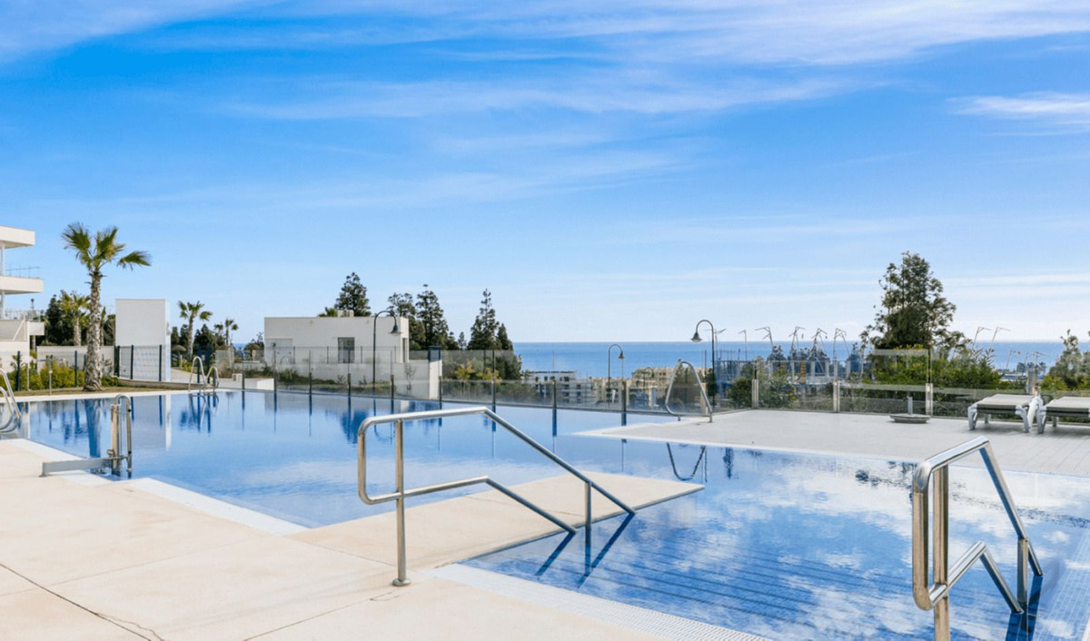 c45ac118627f450efaa2f42e7b9ff401 - 24