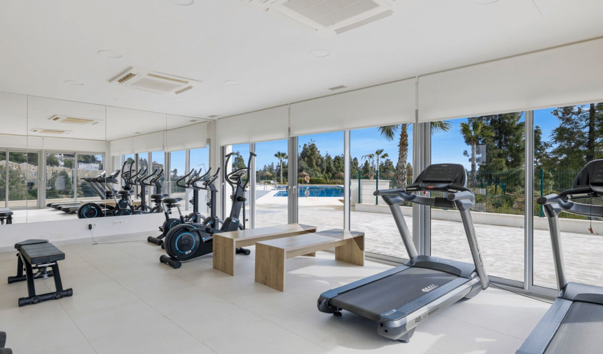 c45ac118627f450efaa2f42e7b9ff401 - 25