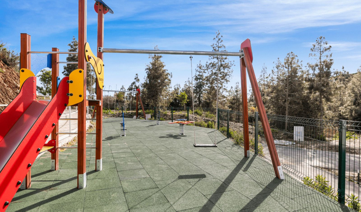 c45ac118627f450efaa2f42e7b9ff401 - 26