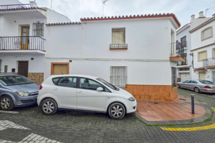 c52bb2eb4f118e00d06896e514ebcff1 - 13