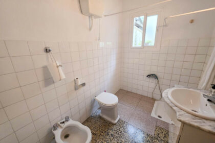 c52bb2eb4f118e00d06896e514ebcff1 - 14