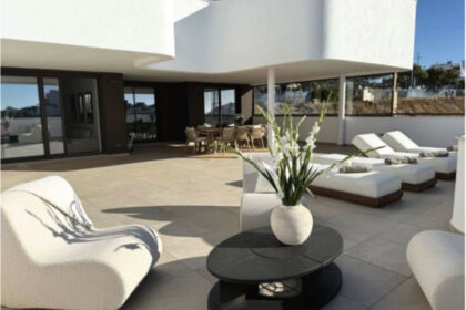 c8fd7c72ab521a077bac34d0331b2c26 - 1