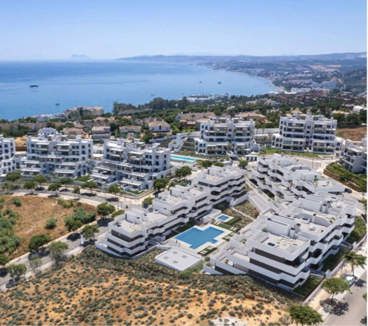 c8fd7c72ab521a077bac34d0331b2c26 - 2