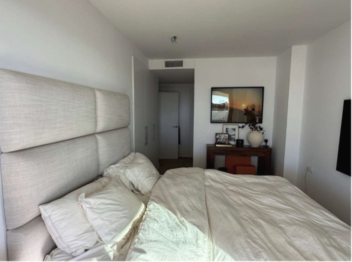 c8fd7c72ab521a077bac34d0331b2c26 - 9