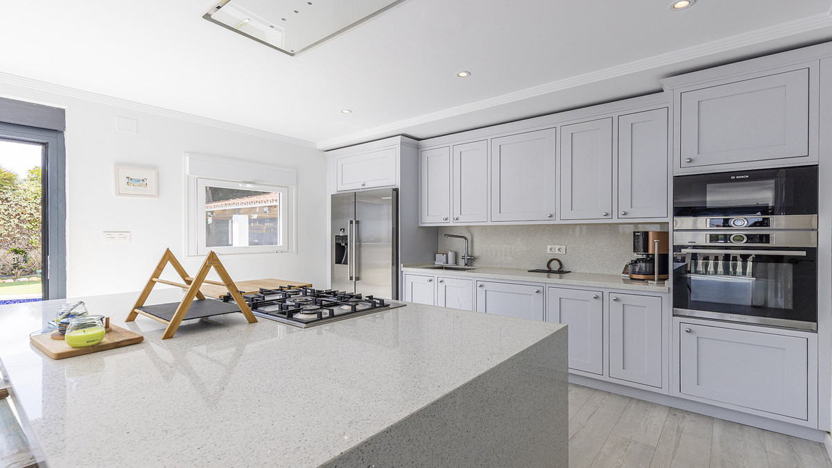 c9ae690f03b1c0ddddcc6df89e18540e - 4