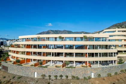 cb1b81d3a3957c22aa07ba778172bc77 - 27