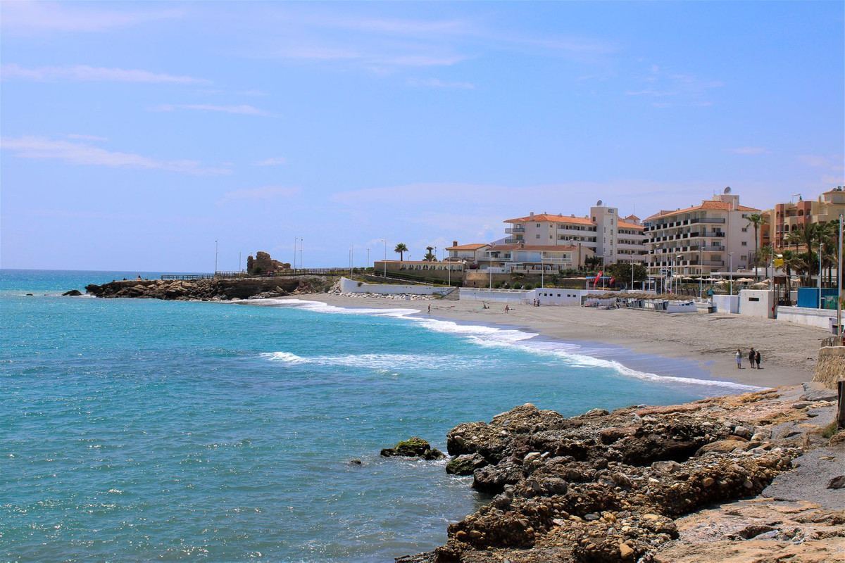 cb8687193cef9c79103bb498a588e039 - 1