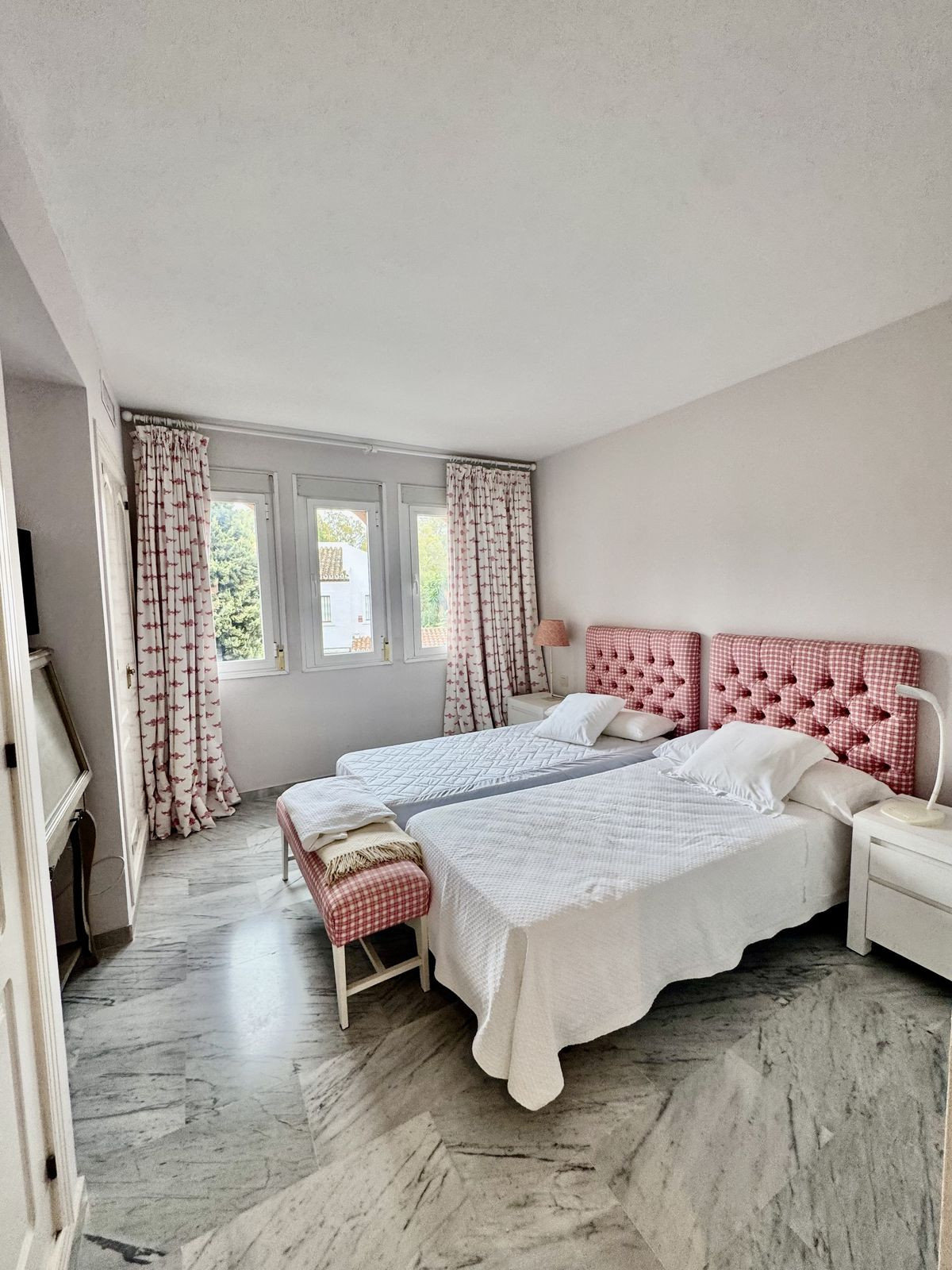 cbfbc7bf5b90e553965c09f9f7f82c12 - 8