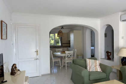 cfce7b0b451928f88c11e240d62380e8 - 11