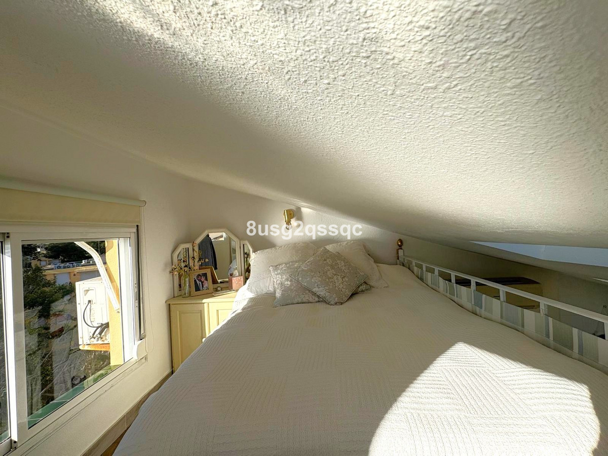 d3977c06d8daa46f25cf10543b02cde0 - 4