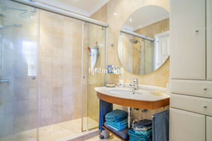 d420b9f360a99d23159623a1b0f6846c - 15