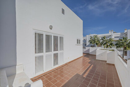 d4bfacd911975a70c0fa7f9e7b1bd8d1 - 25