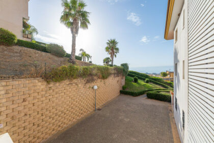 d59b2e76c6a4aded121ecc06a650c2ac - 13