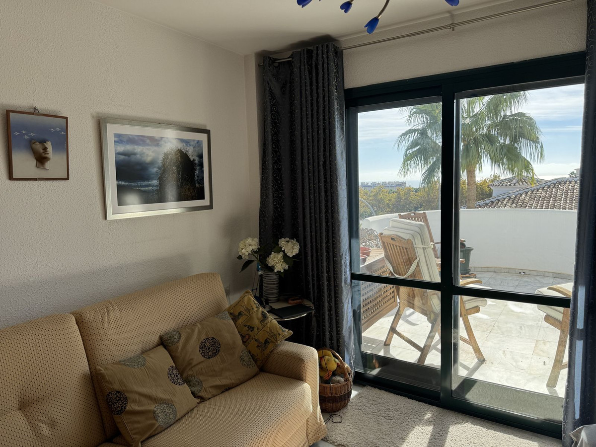 d6922d64e220b895e788586b379fe4f3 - 10