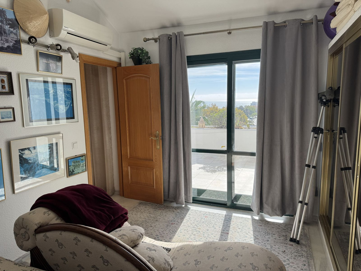 d6922d64e220b895e788586b379fe4f3 - 16