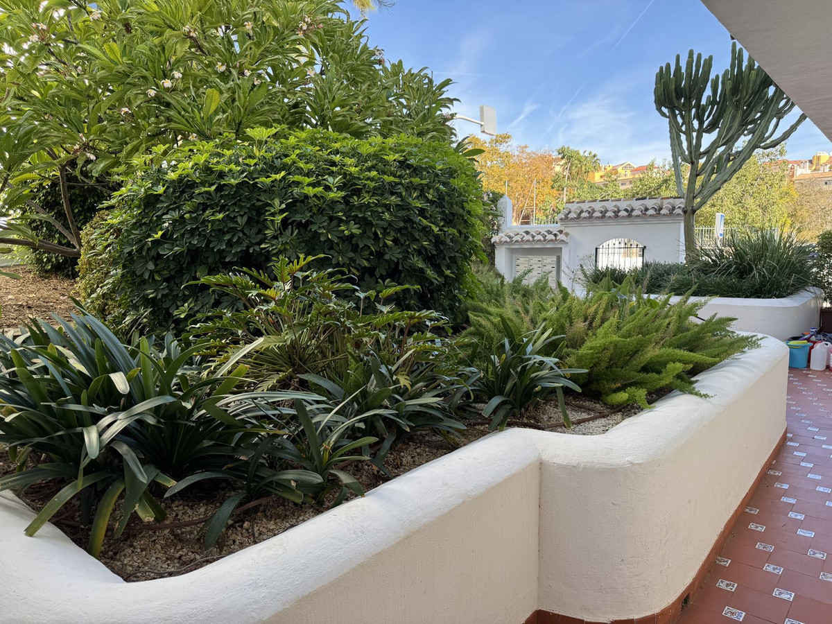 d6922d64e220b895e788586b379fe4f3 - 23