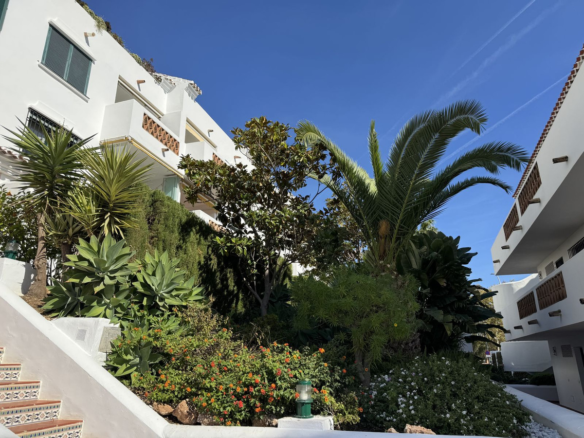 d6922d64e220b895e788586b379fe4f3 - 27