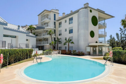 d79d0ba83bd399cc3a354a79eeadc539 - 15