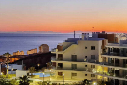 d79d0ba83bd399cc3a354a79eeadc539 - 20