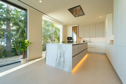 d7ac68cd2252d4341d84fefe68fc651f - 18