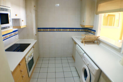 d8ad635be688d5e0ce7fab33821fbea1 - 12