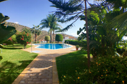 d8ad635be688d5e0ce7fab33821fbea1 - 7