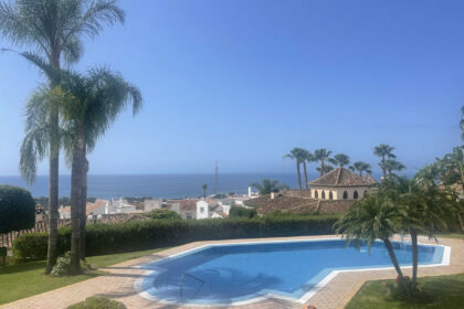 d8ad635be688d5e0ce7fab33821fbea1 - 9