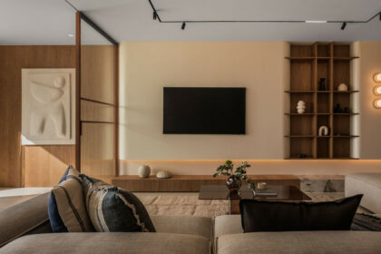 d9be799dd5c15fda62b9ccdd4c9d50f1 - 1