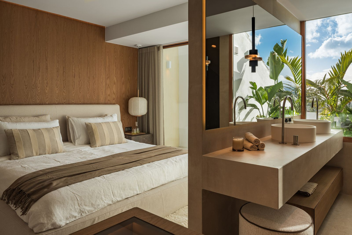 d9be799dd5c15fda62b9ccdd4c9d50f1 - 11