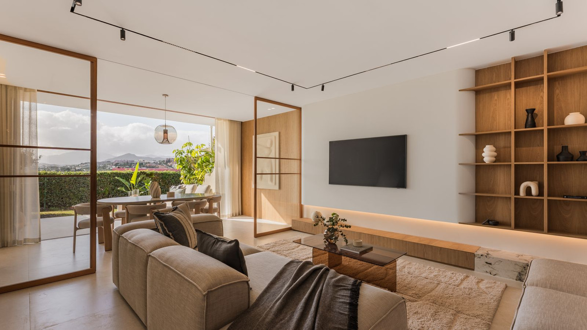 d9be799dd5c15fda62b9ccdd4c9d50f1 - 2