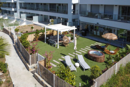 da9c6b5205ad2408e1c7d6db8e83a389 - 1