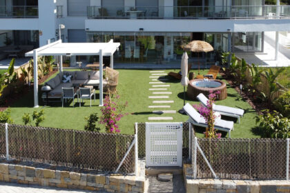 da9c6b5205ad2408e1c7d6db8e83a389 - 2