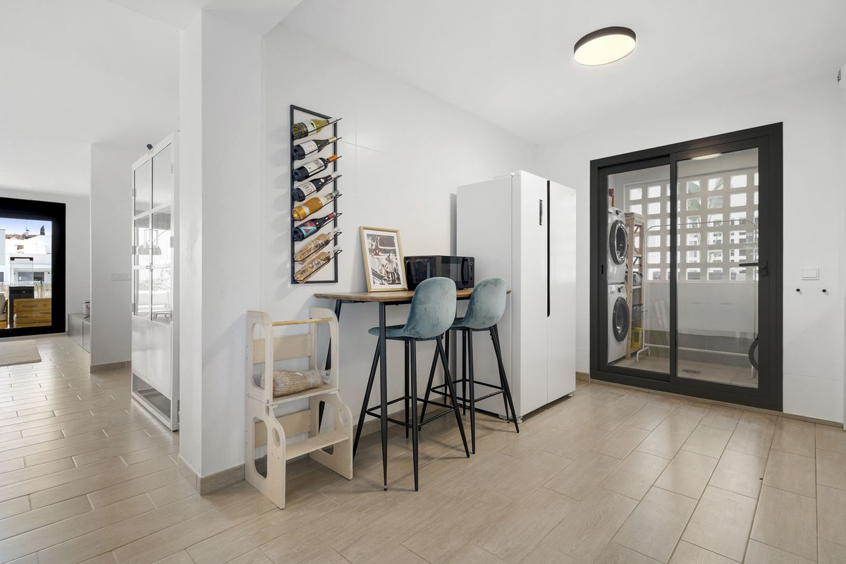 dc0eb815b2f9ee1d708171823185c6f6 - 13