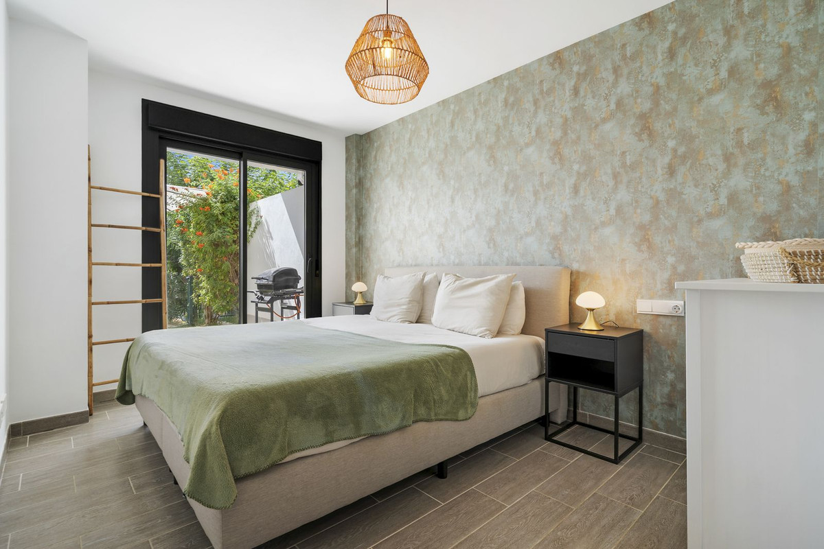 dc0eb815b2f9ee1d708171823185c6f6 - 17