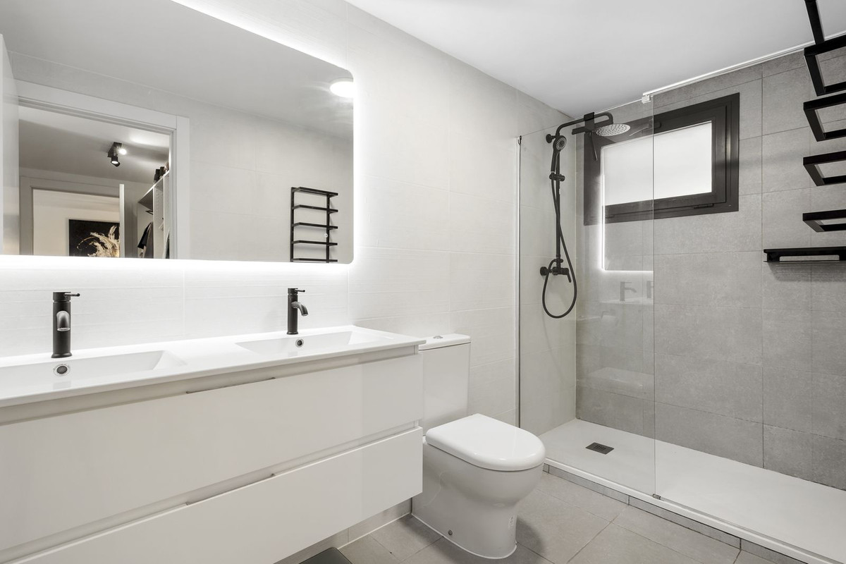 dc0eb815b2f9ee1d708171823185c6f6 - 19