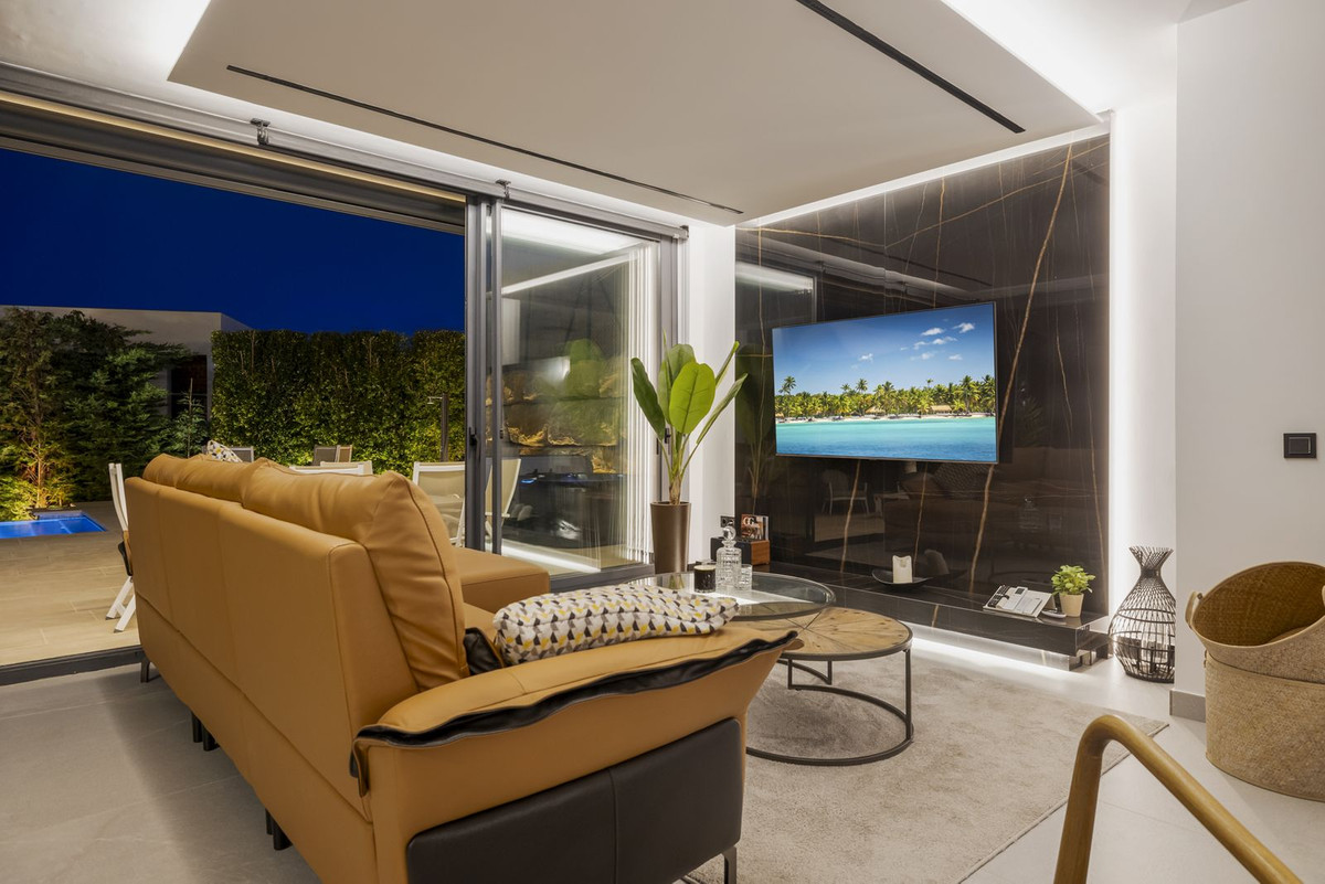 dc43a2dcbd4cfe84fd73d18ec0ac919c - 11