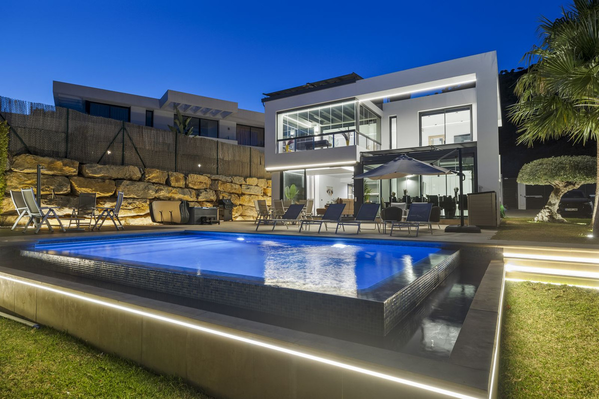 dc43a2dcbd4cfe84fd73d18ec0ac919c - 12