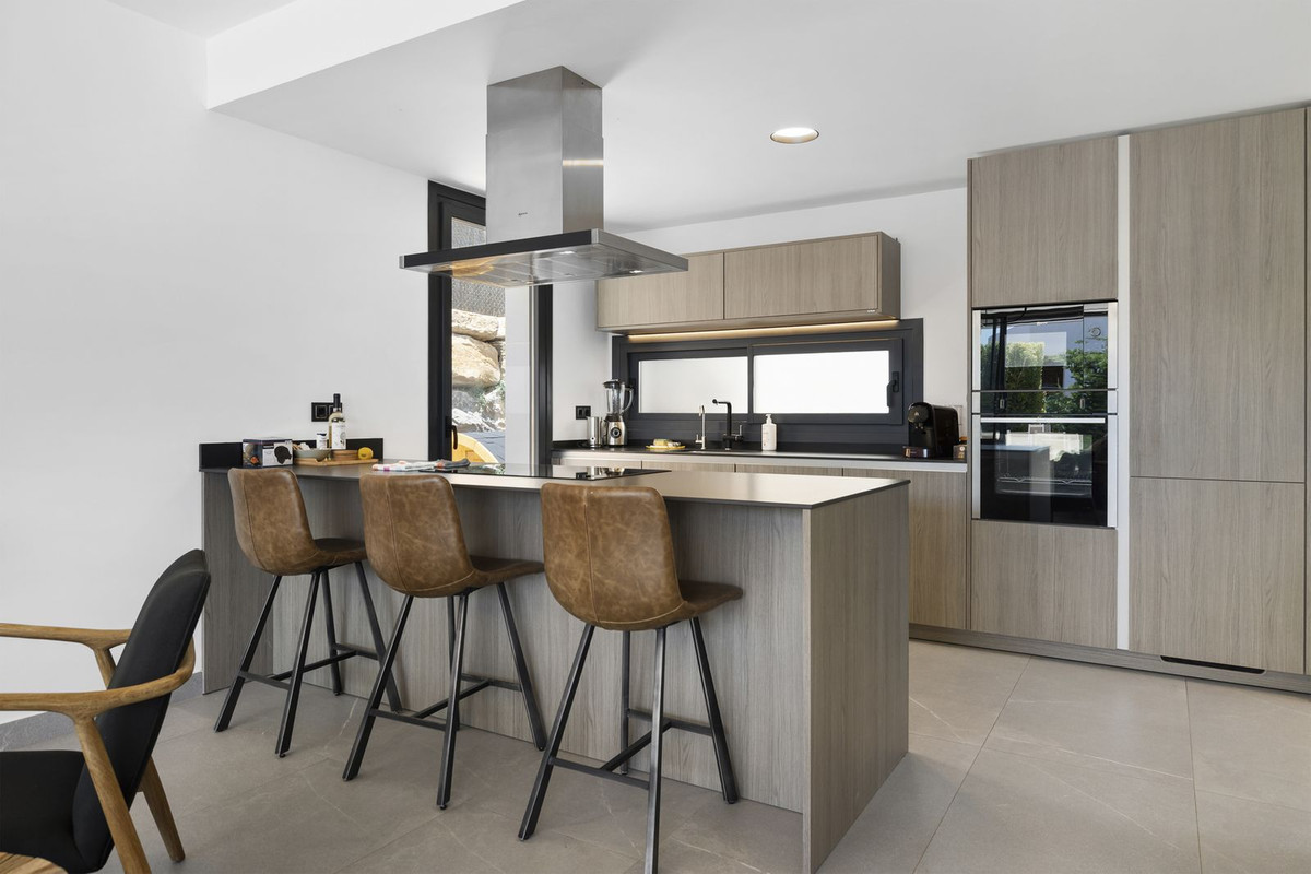 dc43a2dcbd4cfe84fd73d18ec0ac919c - 20