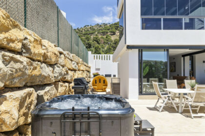 dc43a2dcbd4cfe84fd73d18ec0ac919c - 28