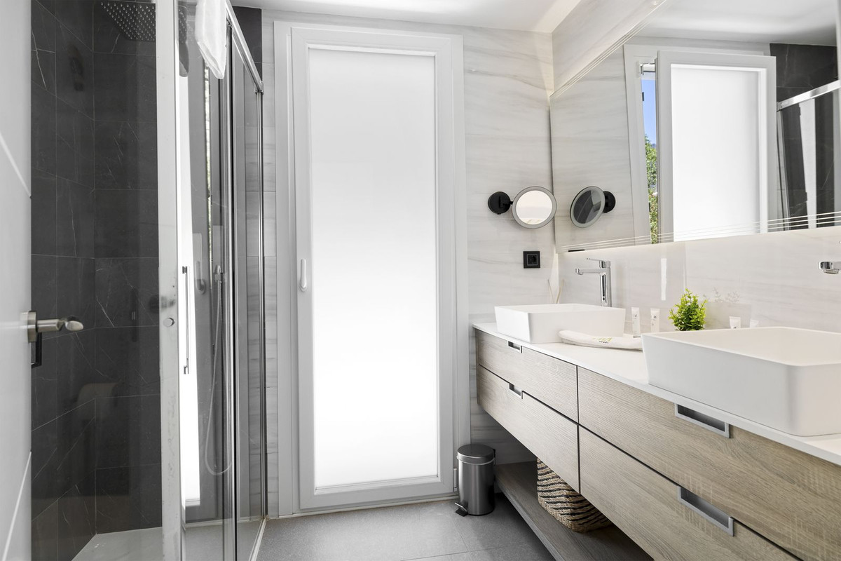 dc43a2dcbd4cfe84fd73d18ec0ac919c - 55