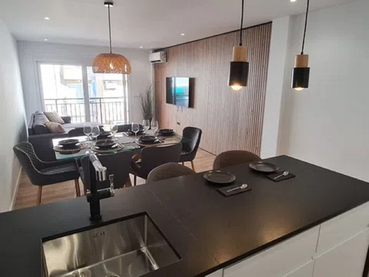 dd1e0cc21a21d44d8d8fa11f3e3d0b52 - 1