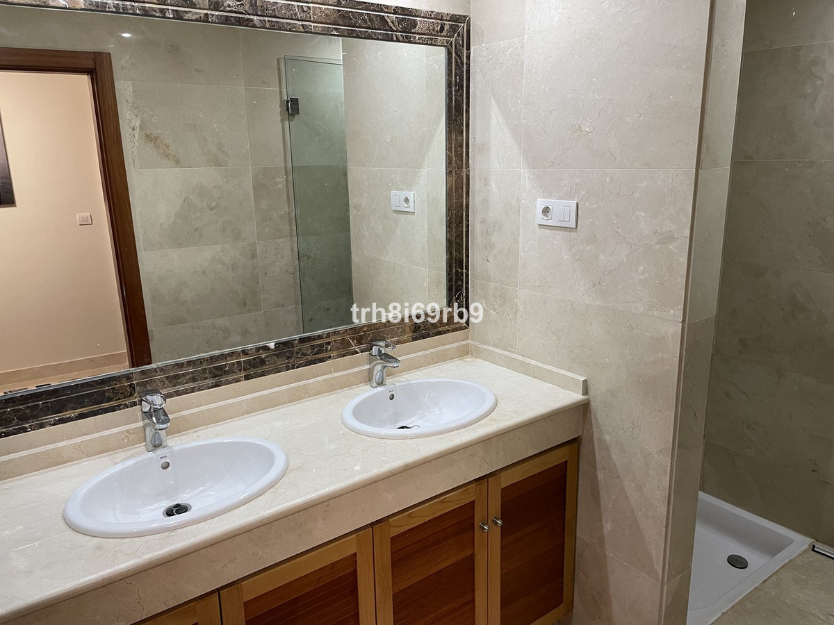 deec707f1a381ffdaee26ffb59f8d3f0 - 19