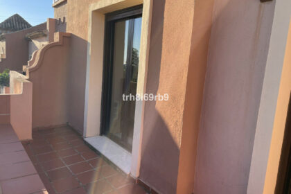 deec707f1a381ffdaee26ffb59f8d3f0 - 23