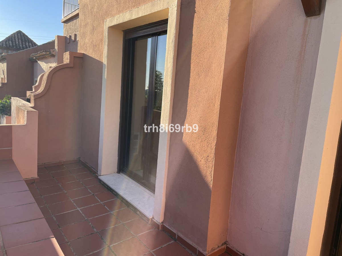 deec707f1a381ffdaee26ffb59f8d3f0 - 23